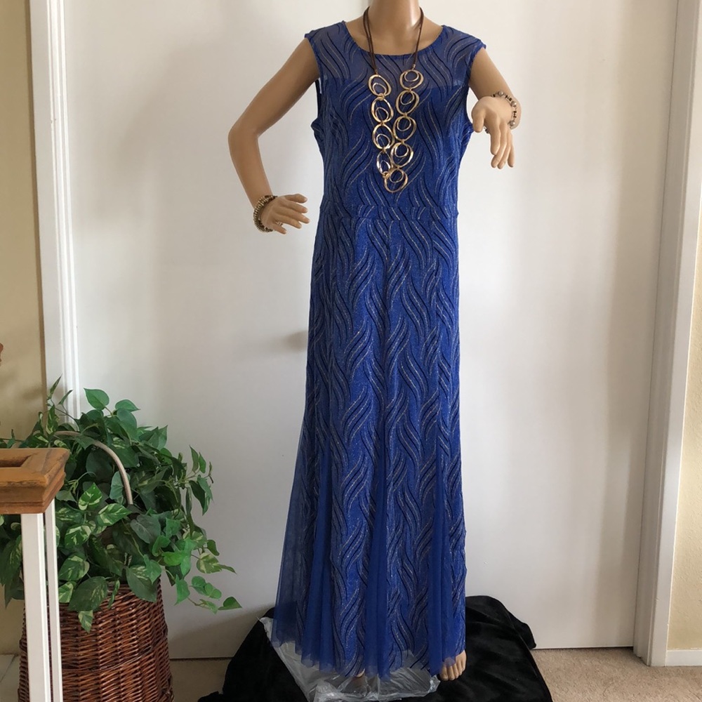 🥂Party designed Party Gown. A Candalite Design with Fun in Mind. Sz L